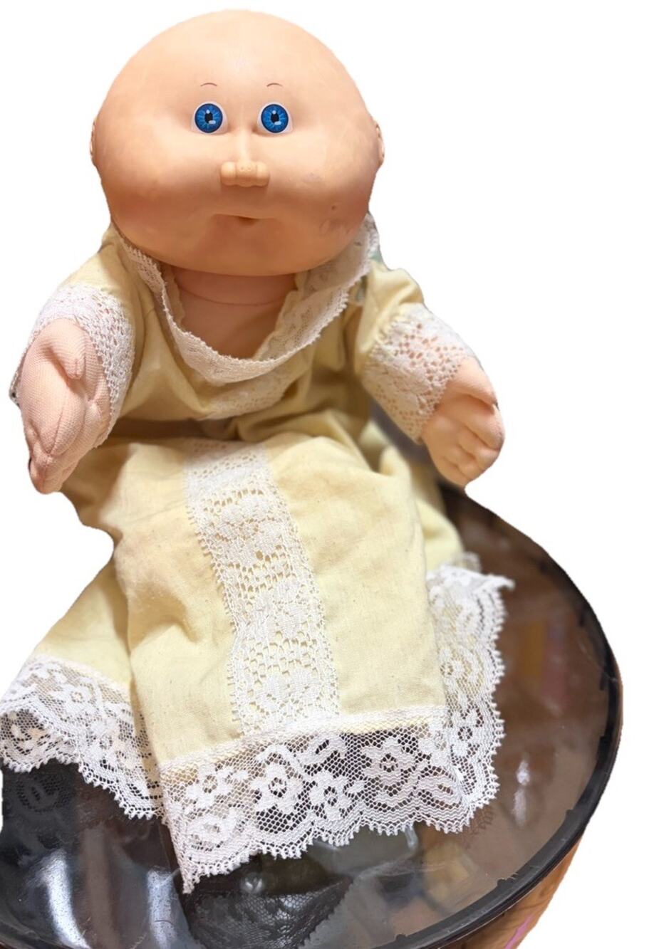 Vintage 1985 Cabbage Patch Kids Soft Sculpture Baby Doll Blue Eyes Yellow Lace